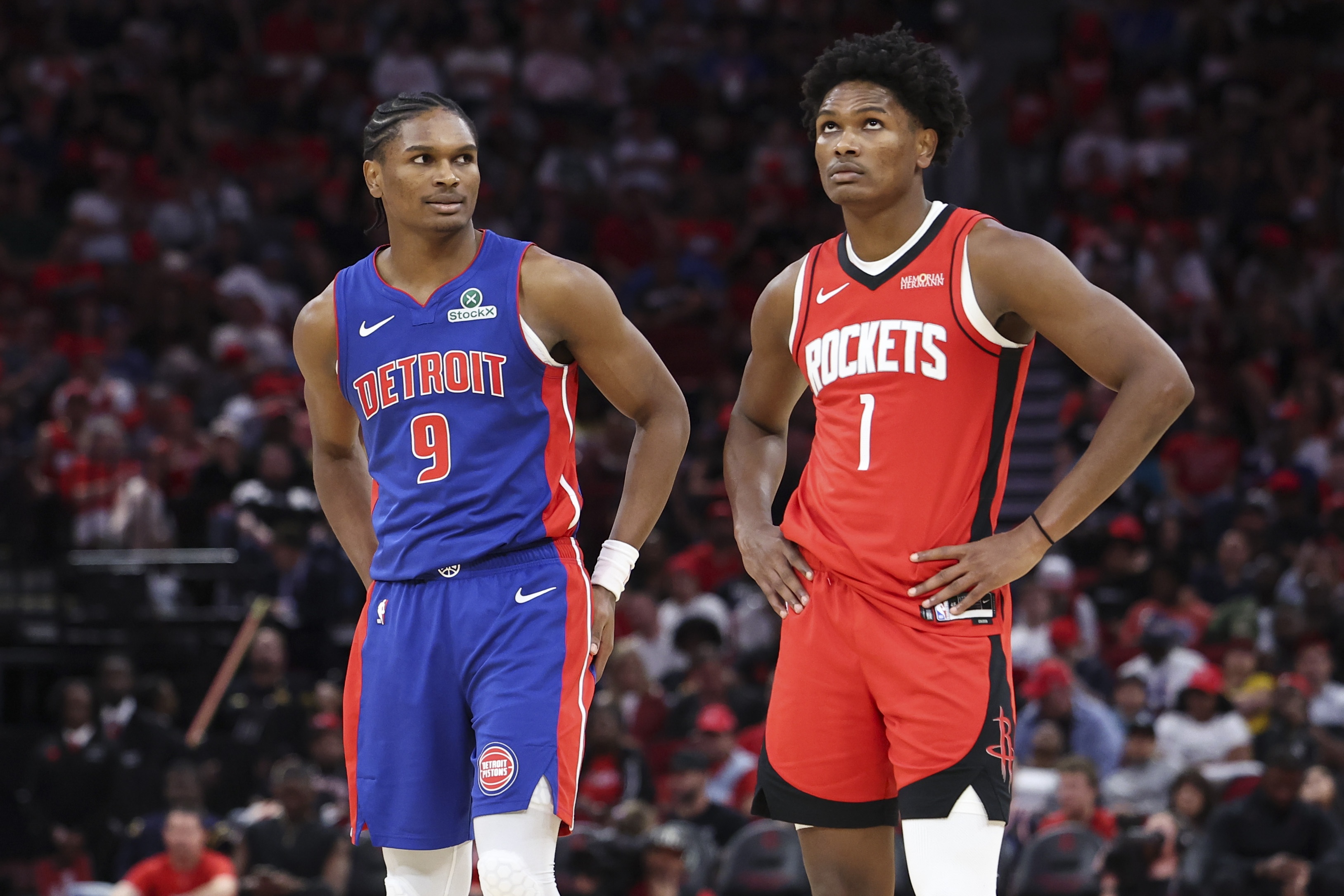 真人游戏第一品牌-双胞胎!奥萨尔:阿门年纪比我大但体重没有我重 他是我的小弟